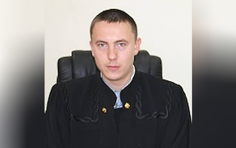 Мошенничество судей. Судья арбитражного суда Саратовской области.